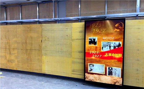 科技館中_摩拓為滑軌屏應用案例_正測試安裝