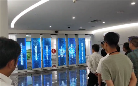 開合互動滑軌屏應用于展廳案例